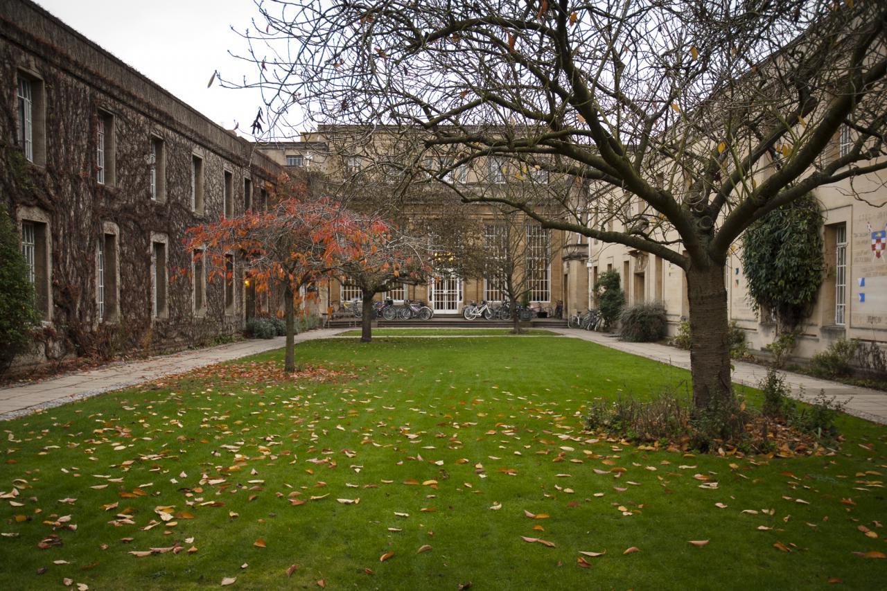 picture of the quad at Regent's Park College of Oxford University